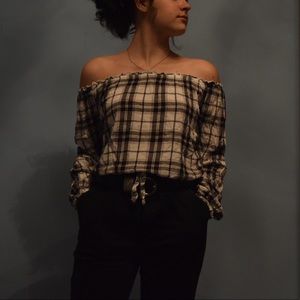 Cute boho plaid top.